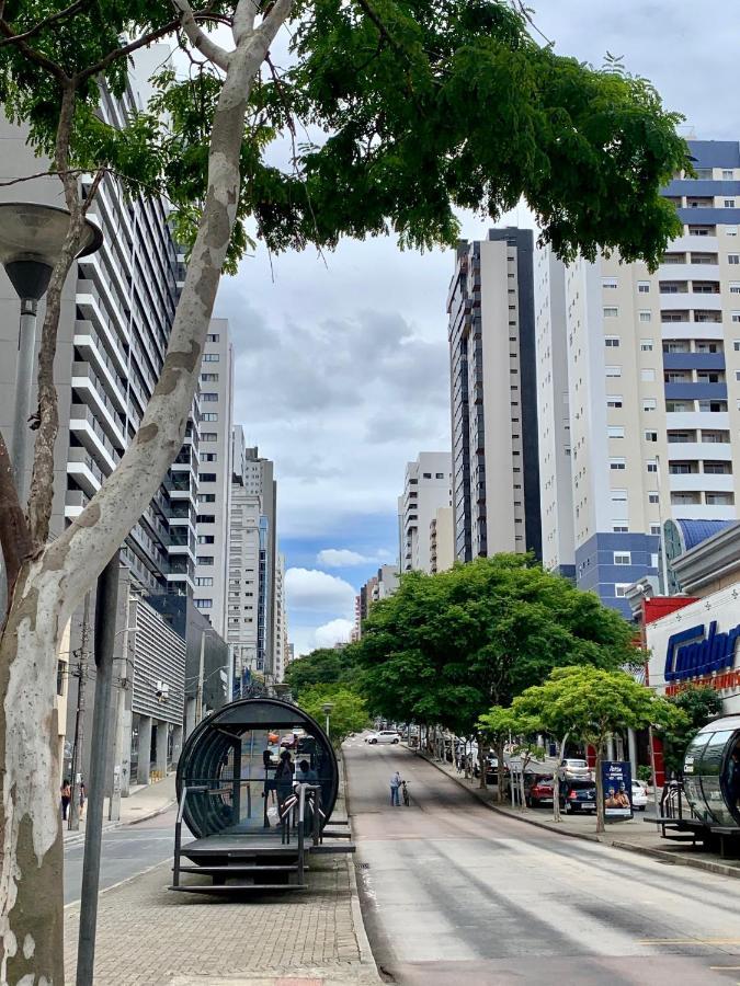 205- Apartamento 1 Quarto Suite, Encantador, Amplo E Decorado, Mobiliario Moderno, Cozinha Completa Com Utensilios , Excelente Vista Da Cidade E Localizacao Privelegiada No Bairro Bigorrilho , Curitiba Luaran gambar